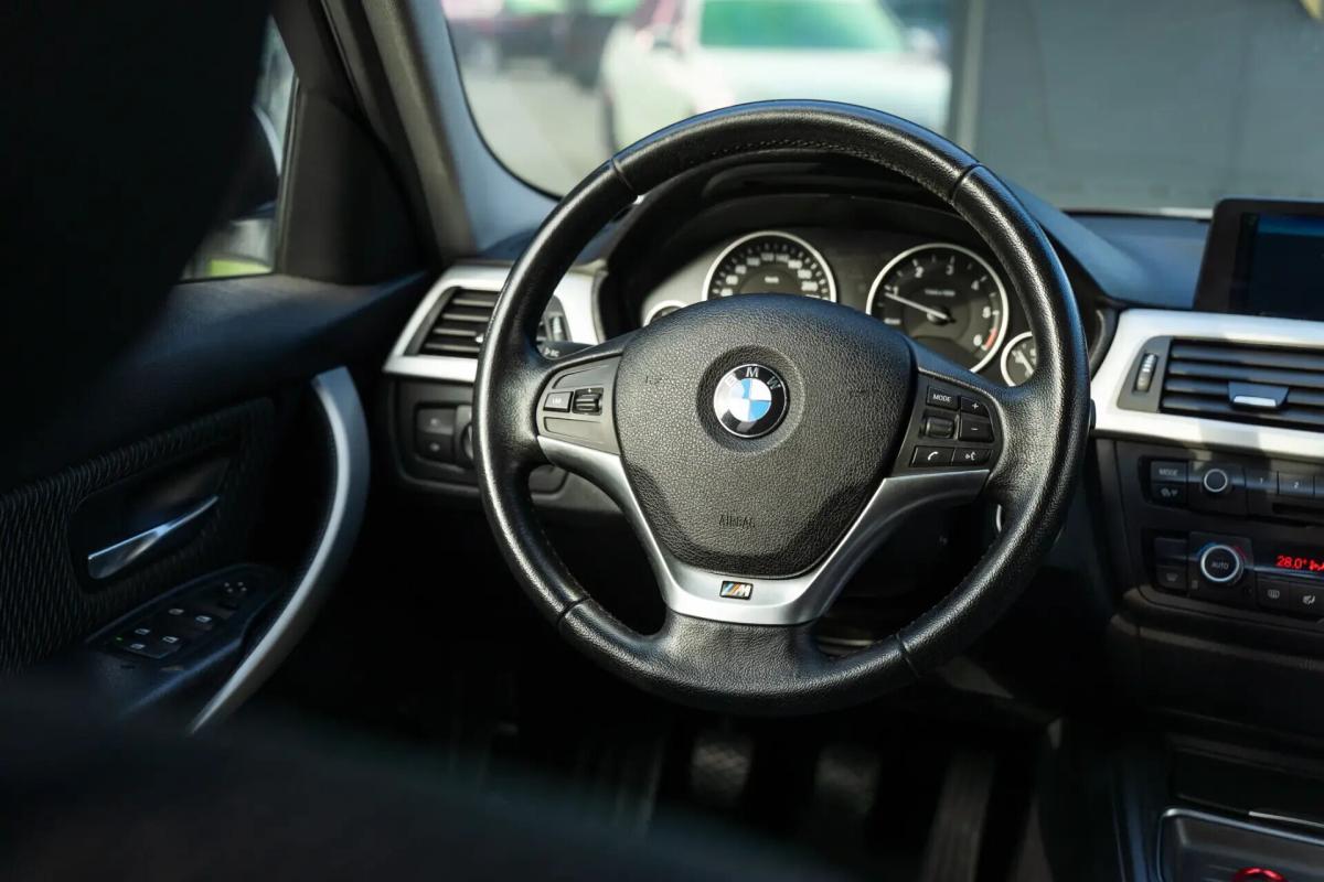 bmw-serie-3-318-2013-diesel-1995cc