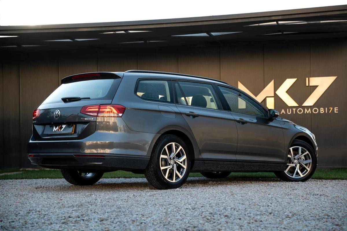 volkswagen-passat-variant-2015-diesel-1598cc