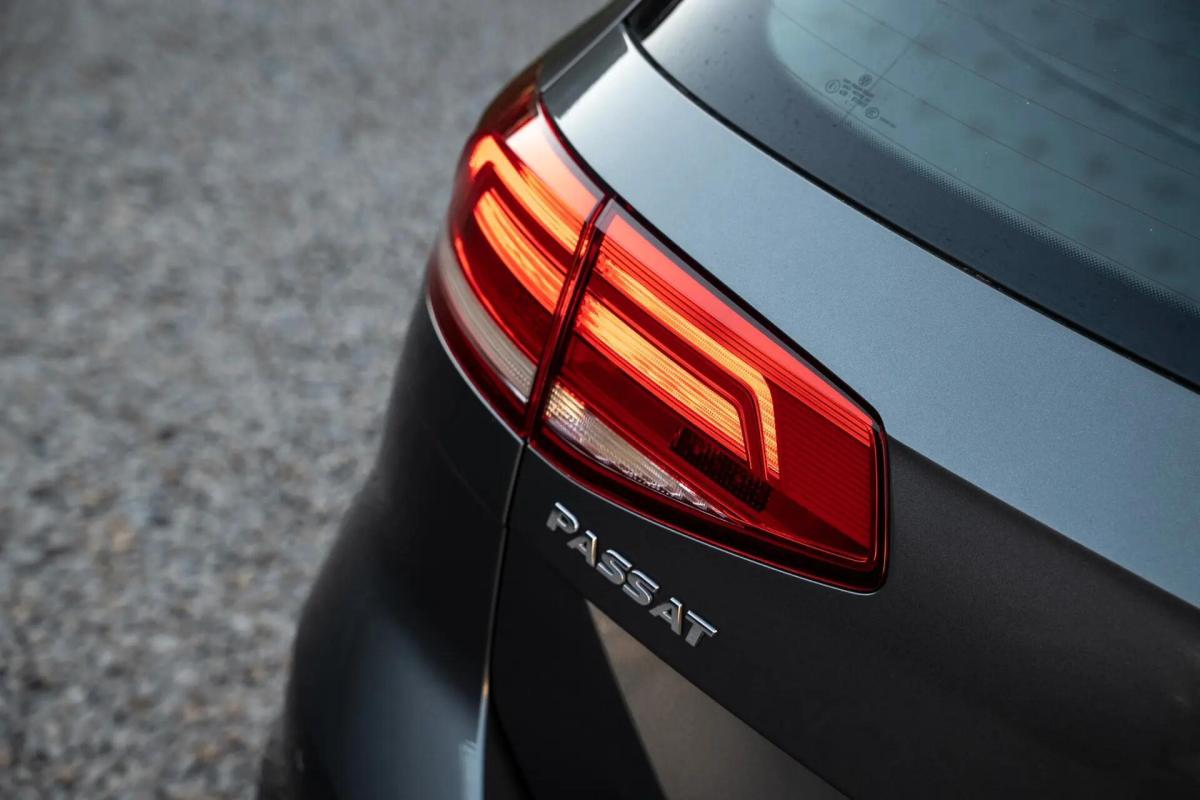 volkswagen-passat-variant-2015-diesel-1598cc