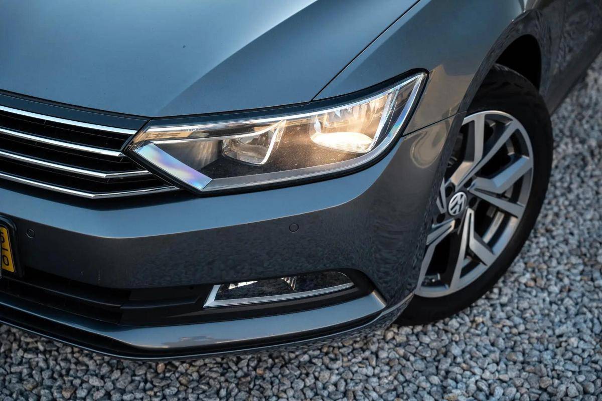 volkswagen-passat-variant-2015-diesel-1598cc