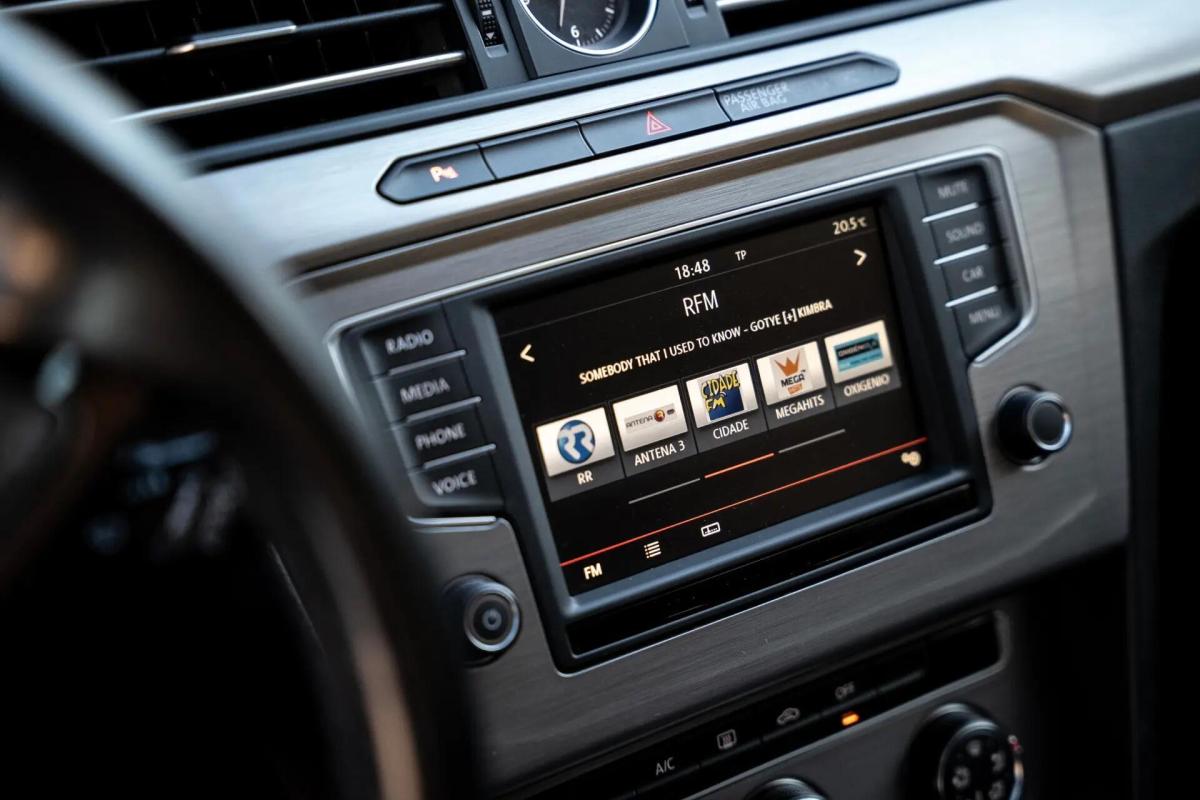 volkswagen-passat-variant-2015-diesel-1598cc