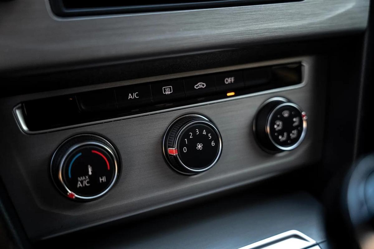 volkswagen-passat-variant-2015-diesel-1598cc