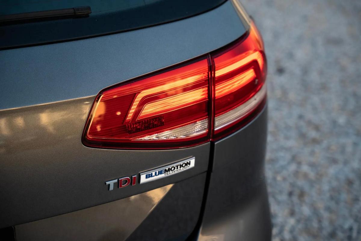 volkswagen-passat-variant-2015-diesel-1598cc