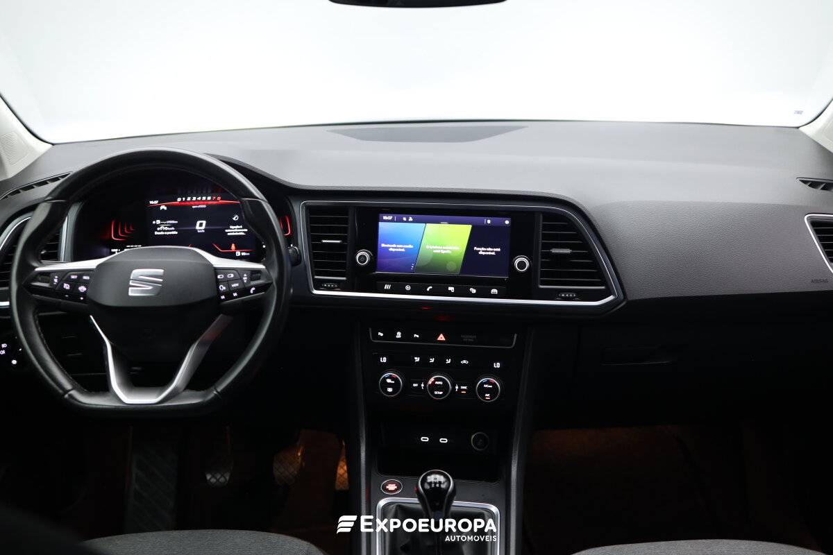 seat-ateca-2023-gasolina-999cc