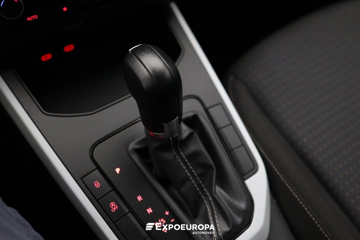 seat-arona-2024-gasolina-999cc