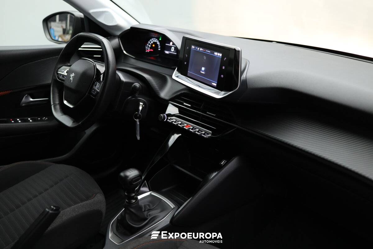 peugeot-208-2023-gasolina-1199cc