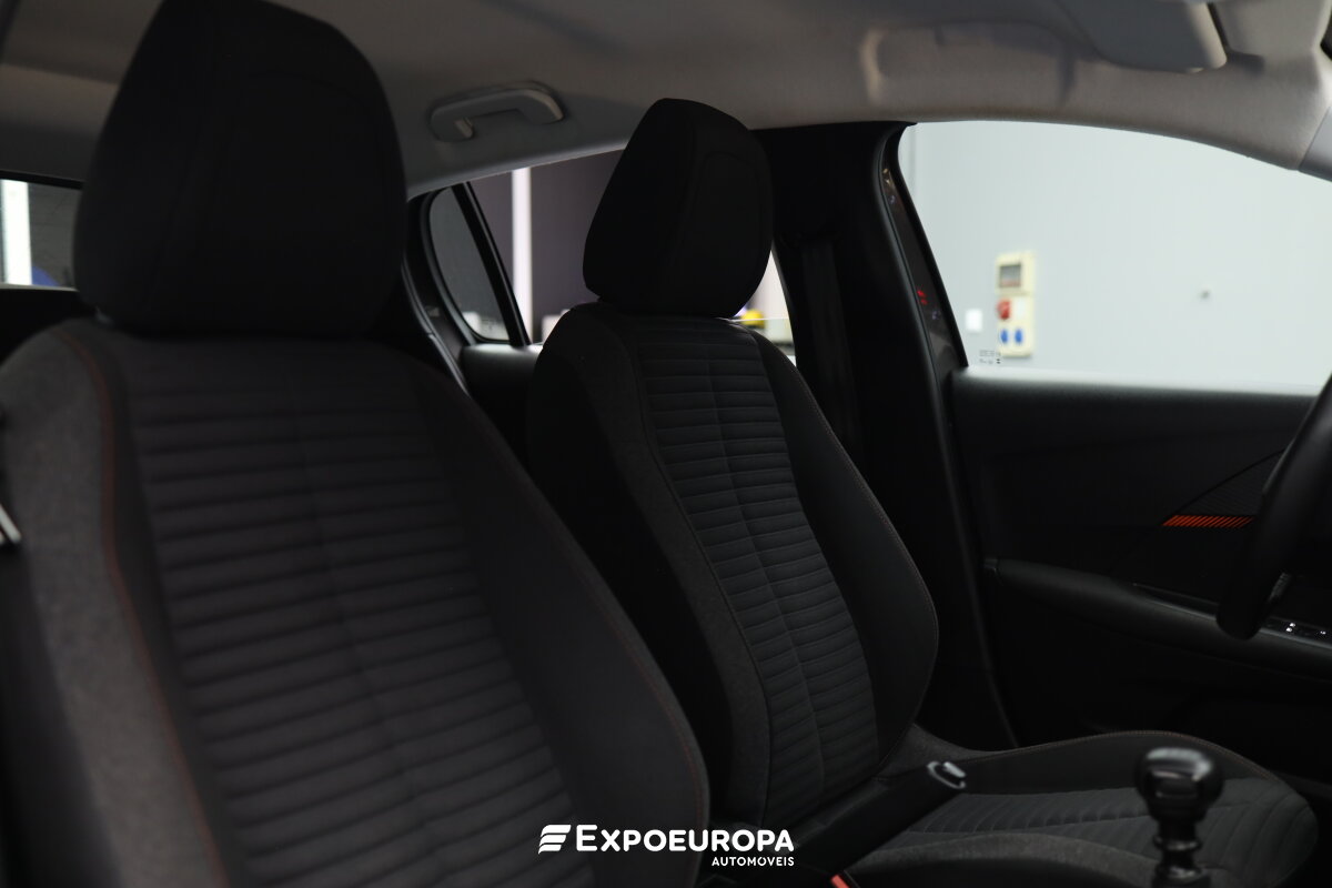 peugeot-208-2023-gasolina-1199cc