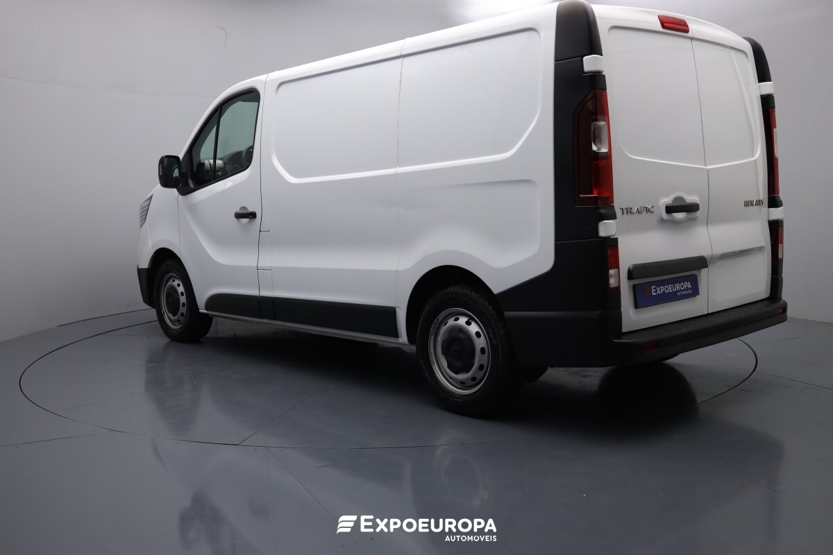 renault-trafic-2023-diesel-1997cc