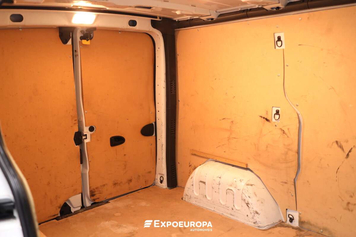 renault-trafic-2023-diesel-1997cc