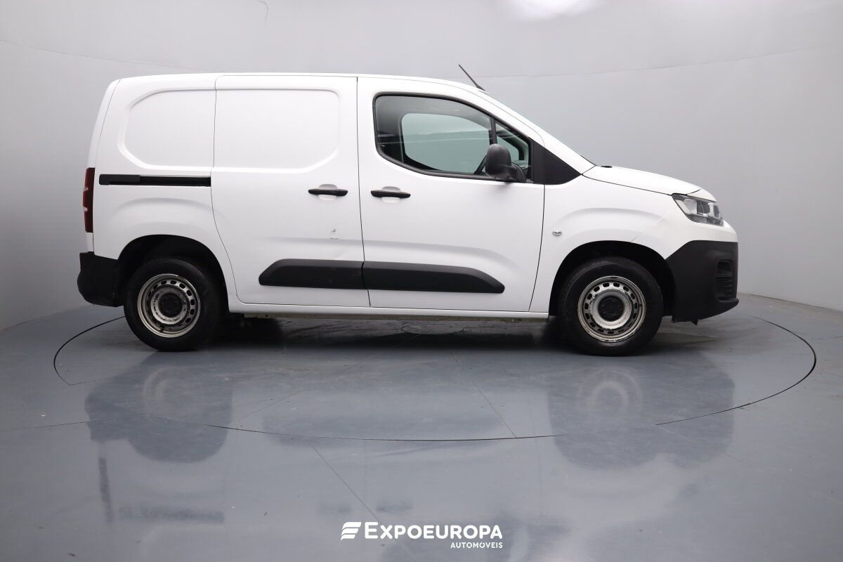 citroen-berlingo-2022-diesel-1499cc