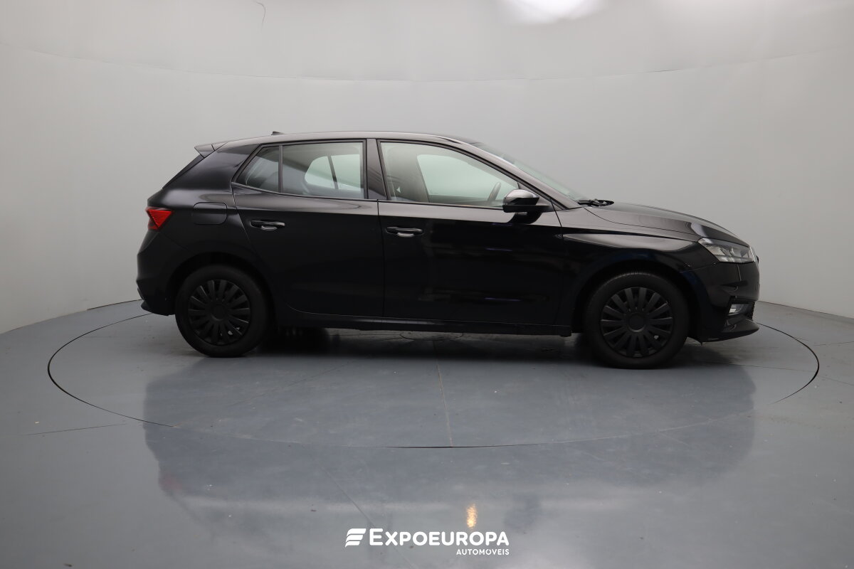 skoda-fabia-2023-gasolina-999cc