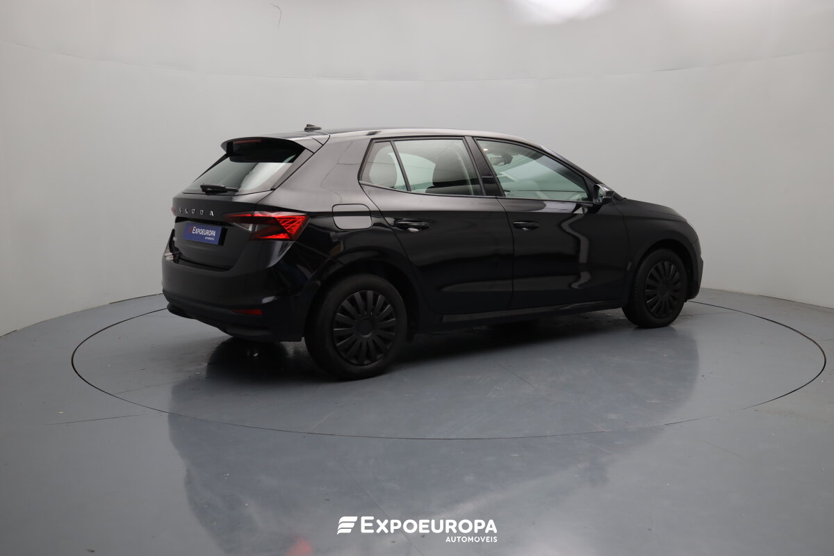 skoda-fabia-2023-gasolina-999cc
