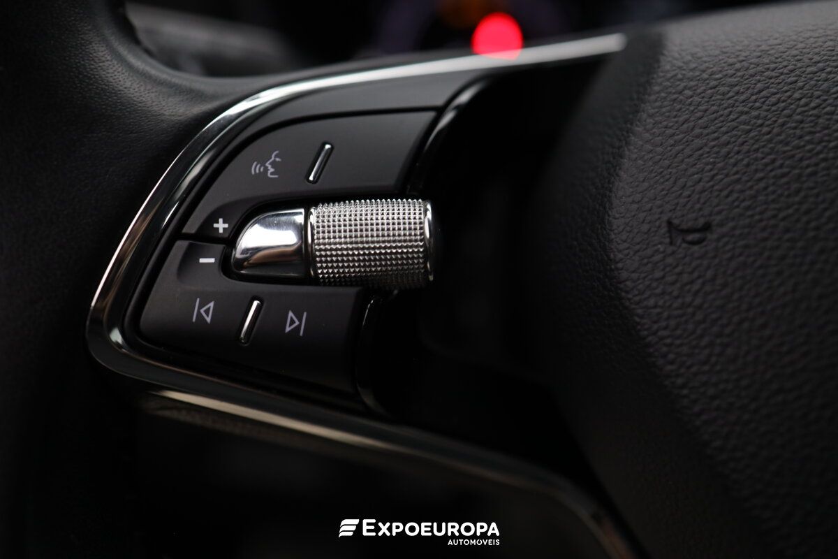 skoda-fabia-2023-gasolina-999cc