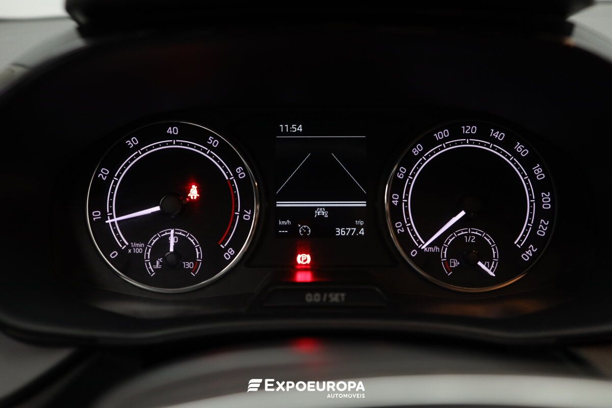 skoda-fabia-2023-gasolina-999cc