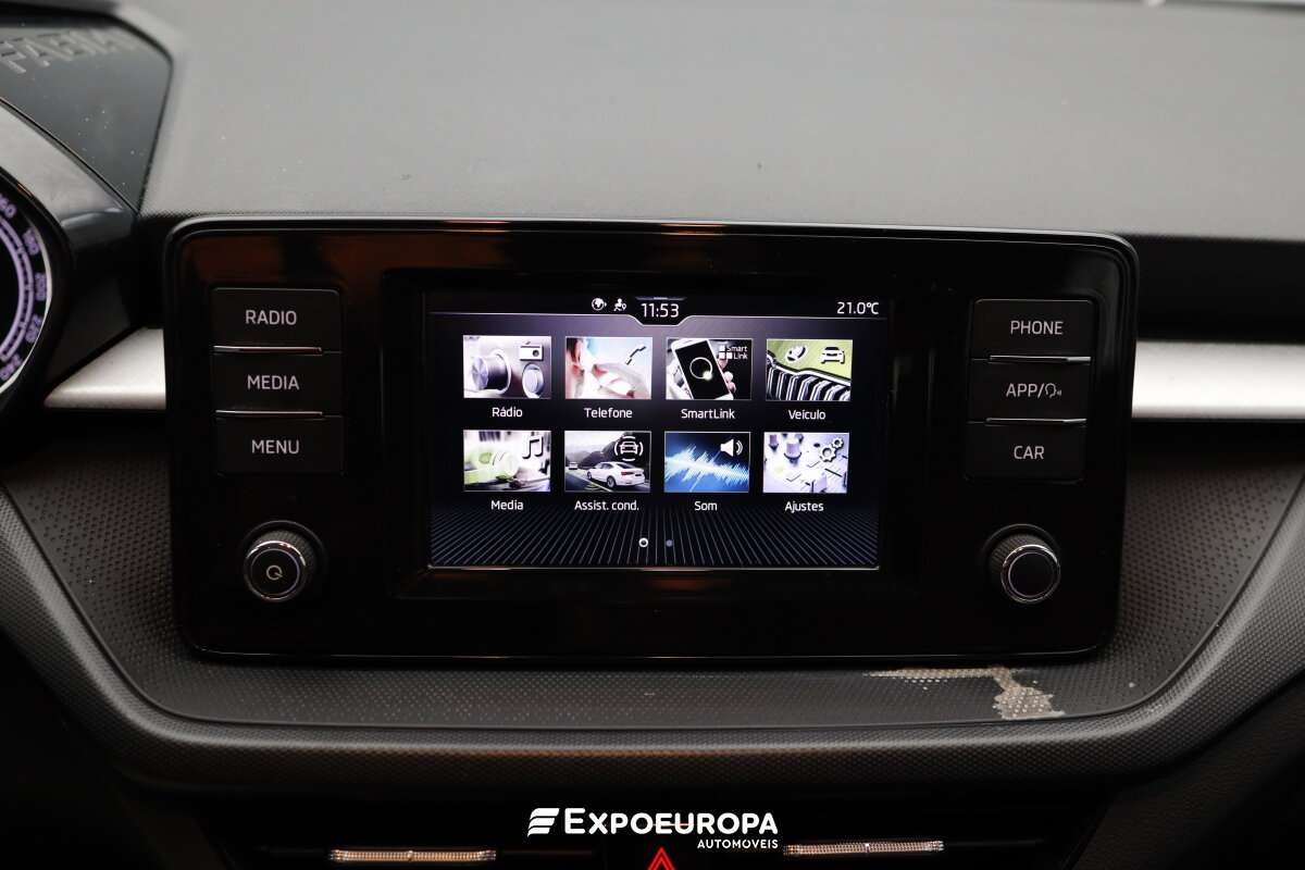 skoda-fabia-2023-gasolina-999cc