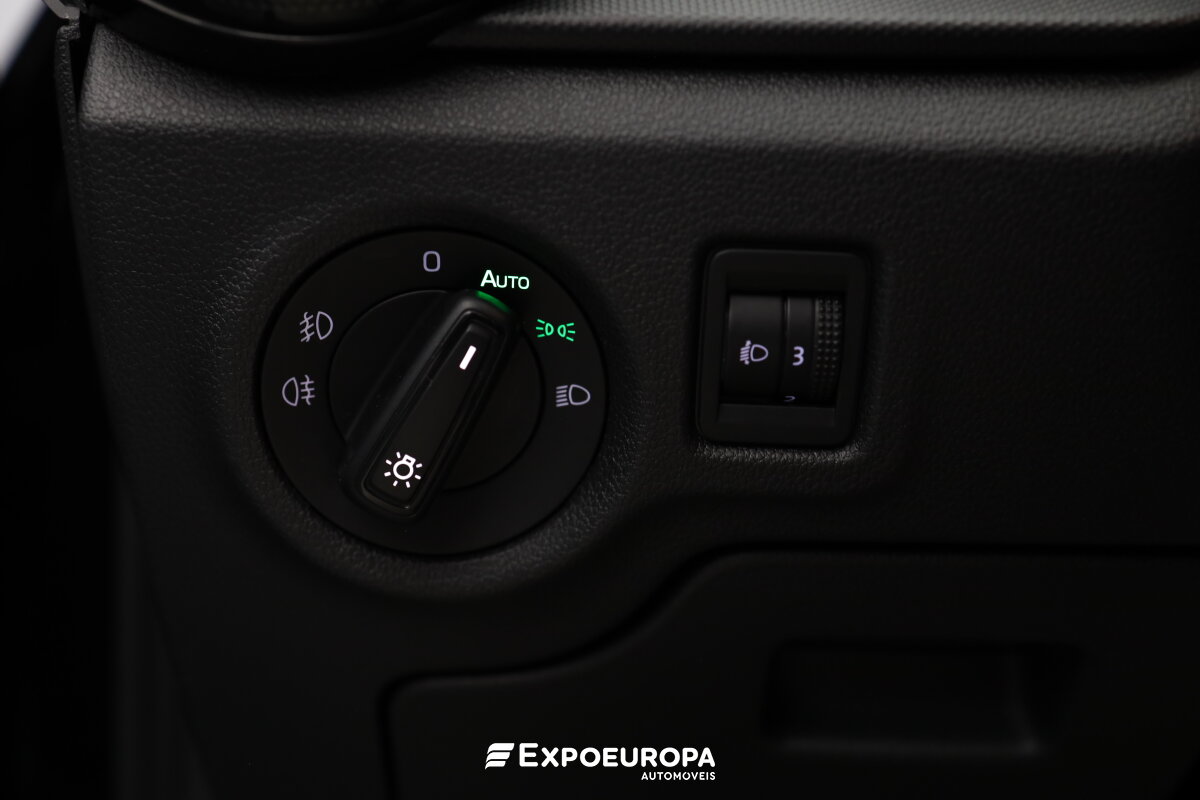 skoda-fabia-2023-gasolina-999cc