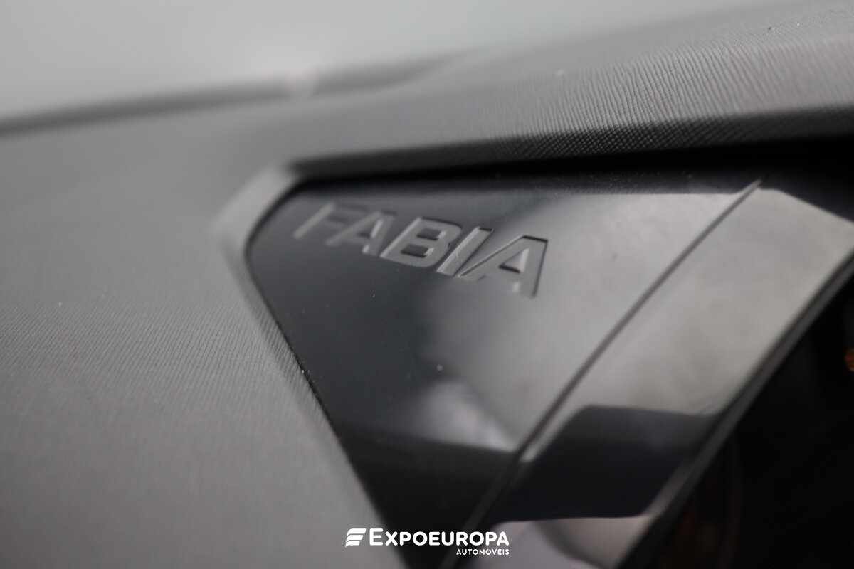 skoda-fabia-2023-gasolina-999cc