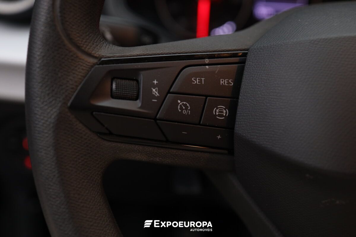 seat-ibiza-2023-gasolina-999cc