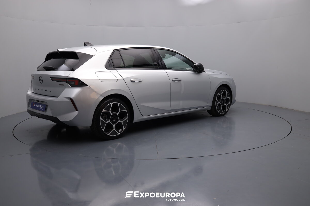 opel-astra-2024-hibrido-a-gasolina-1598cc