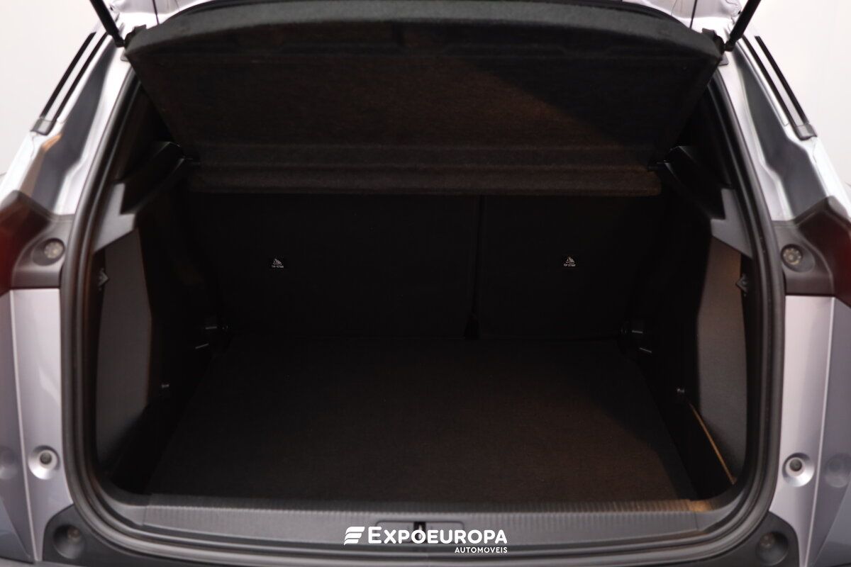 peugeot-2008-2023-gasolina-1199cc