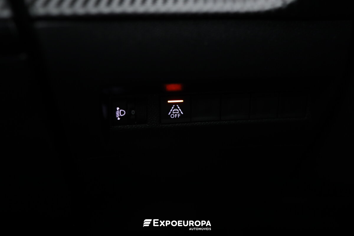 peugeot-2008-2023-gasolina-1199cc