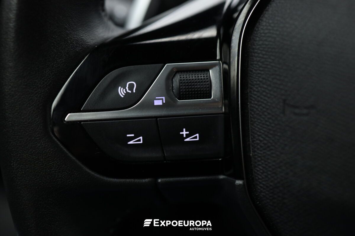 peugeot-2008-2024-gasolina-1199cc