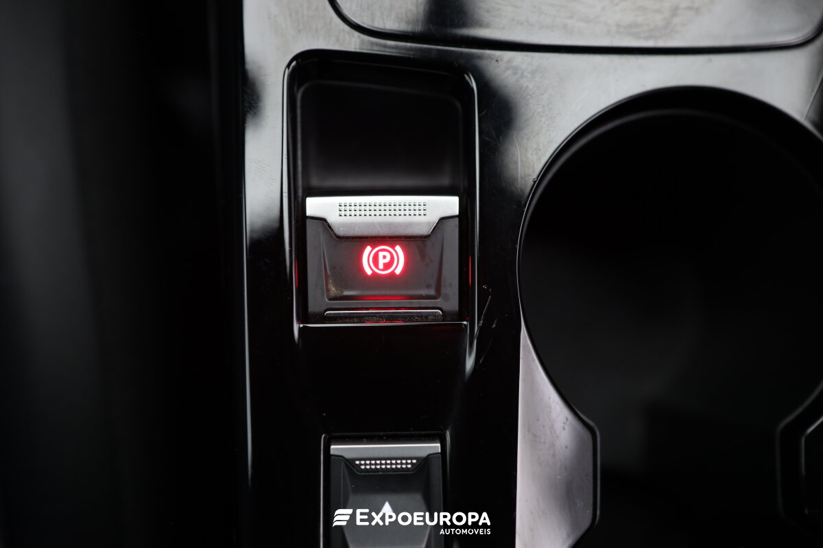 peugeot-2008-2024-gasolina-1199cc