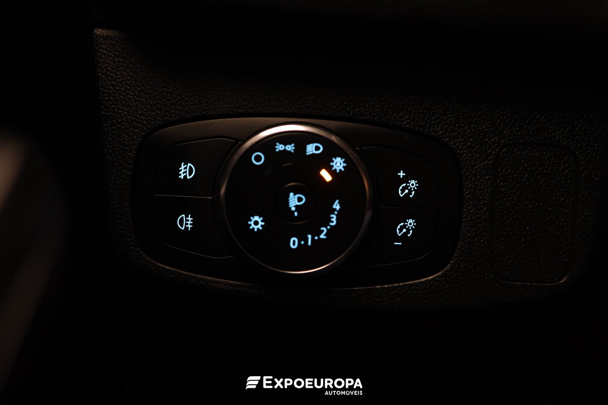 ford-focus-2024-hibrido-a-gasolina-998cc