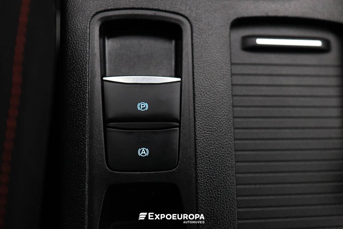 ford-focus-2024-hibrido-a-gasolina-998cc