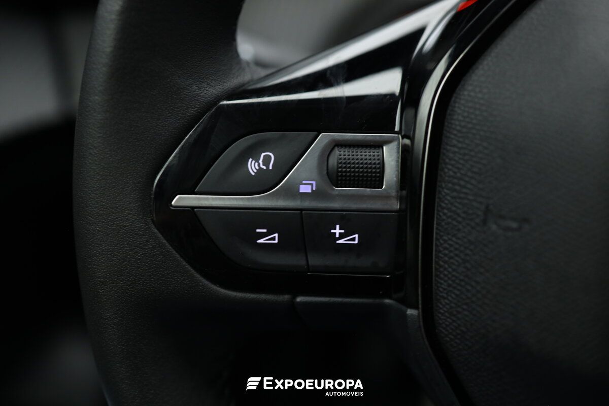 peugeot-208-2025-gasolina-1199cc