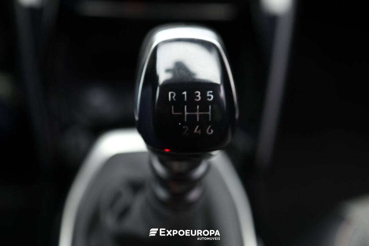 peugeot-208-2025-gasolina-1199cc