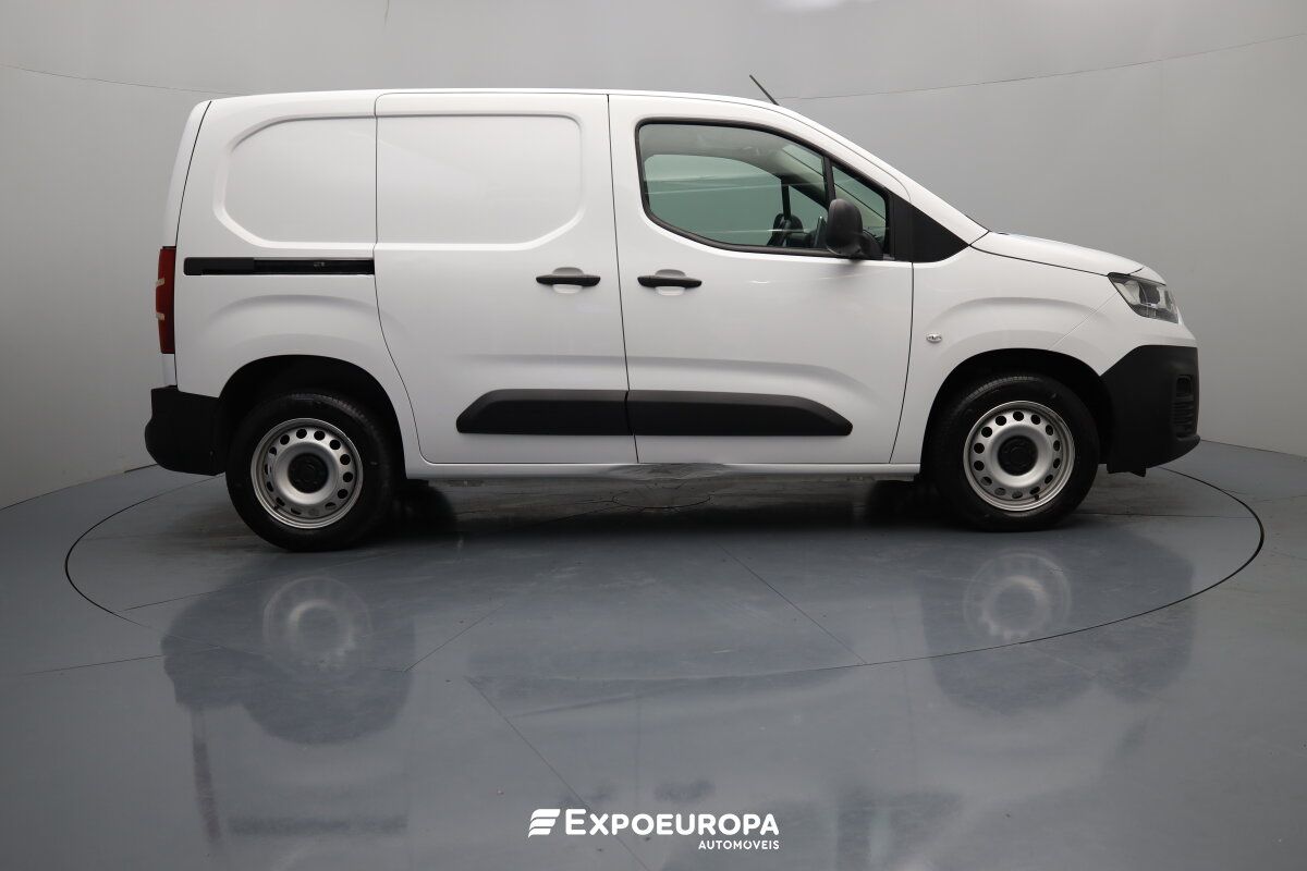 fiat-doblo-2023-diesel-1499cc