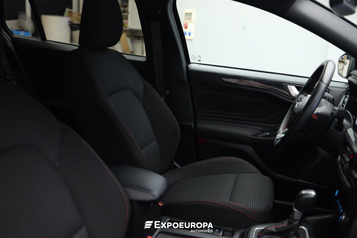 ford-focus-2024-hibrido-a-gasolina-998cc