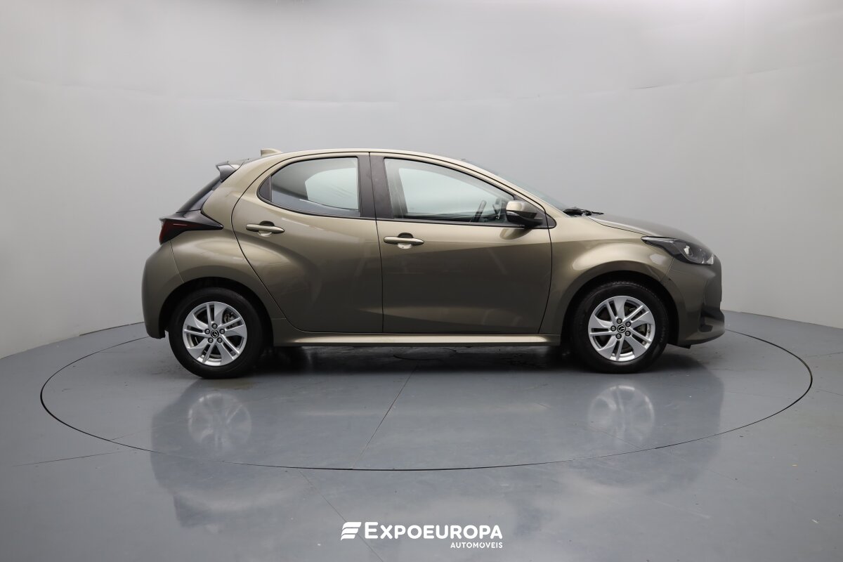 mazda-2-2022-hibrido-a-gasolina-1490cc