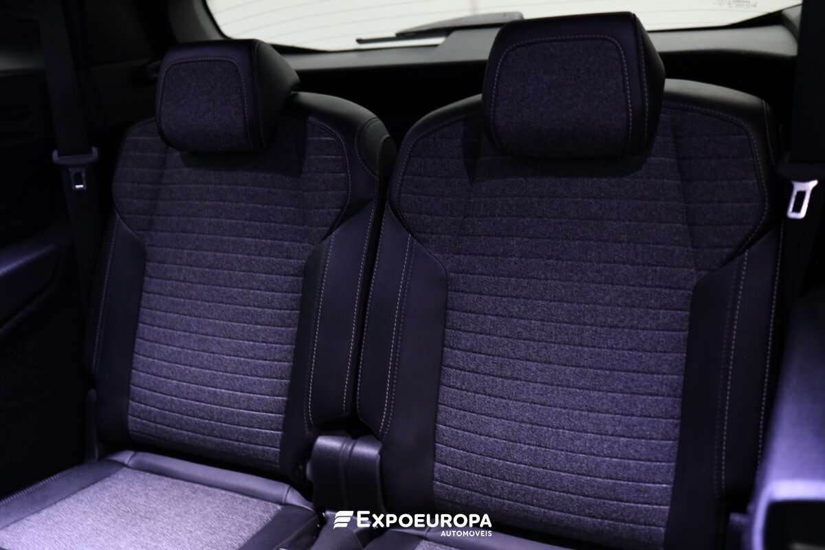 peugeot-5008-2025-hibrido-a-gasolina-1199cc