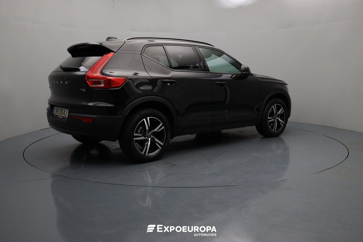 volvo-xc40-2023-gasolina-1477cc