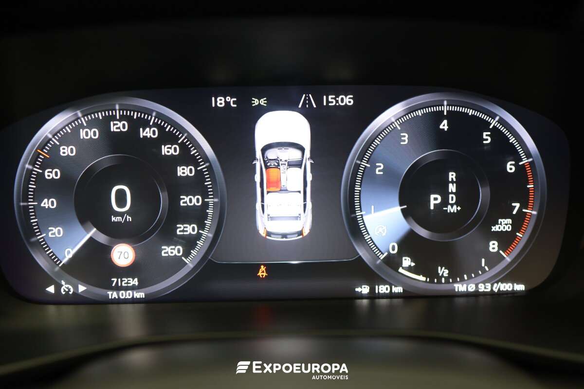 volvo-xc40-2023-gasolina-1477cc