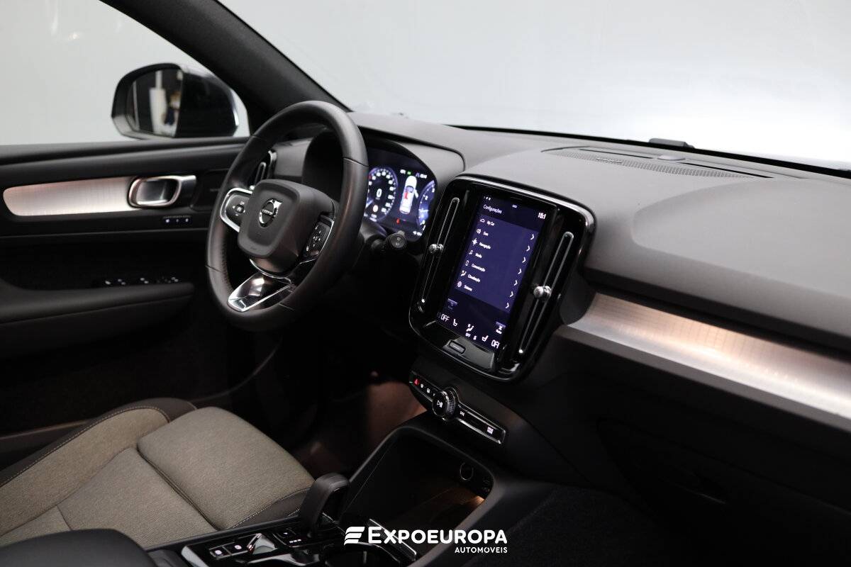 volvo-xc40-2023-gasolina-1477cc