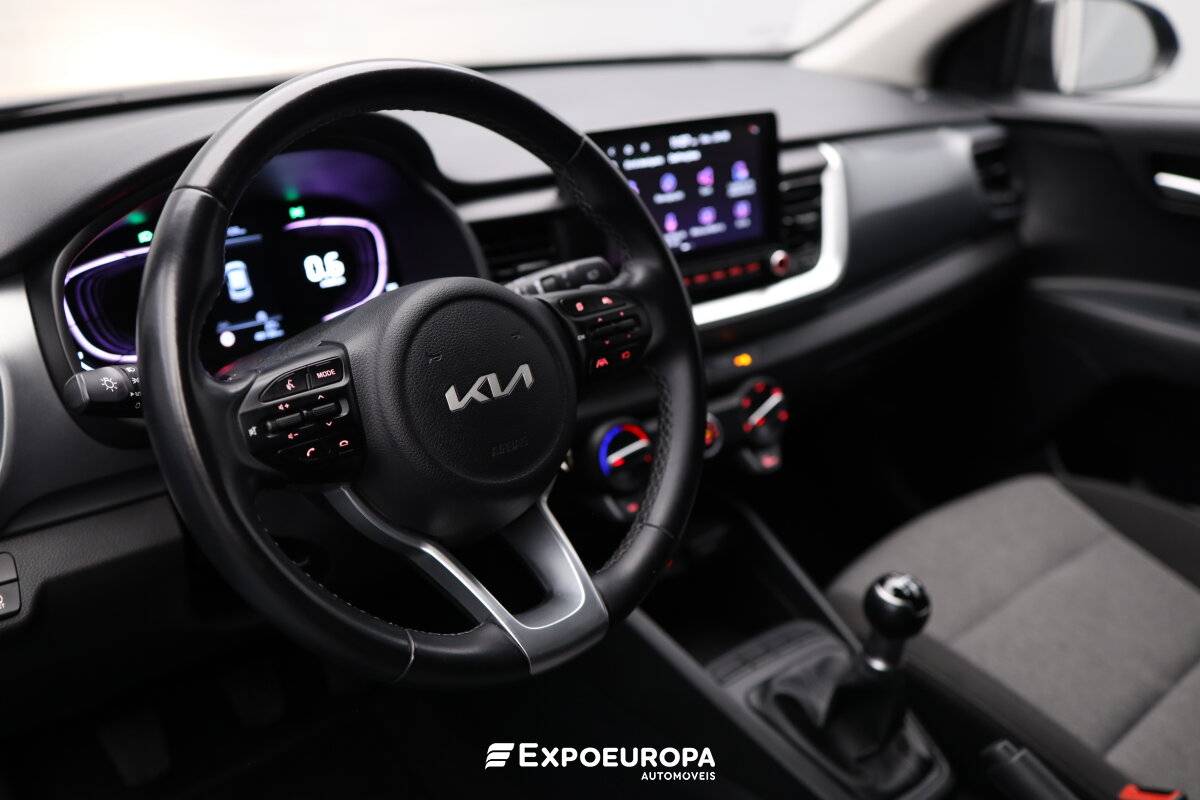 kia-stonic-2024-gasolina-1197cc
