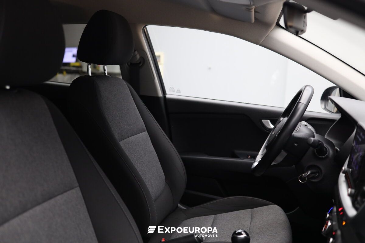 kia-stonic-2024-gasolina-1197cc