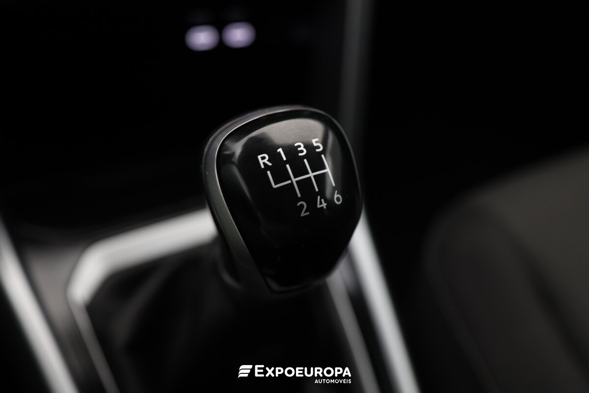 volkswagen-t-roc-2023-gasolina-999cc