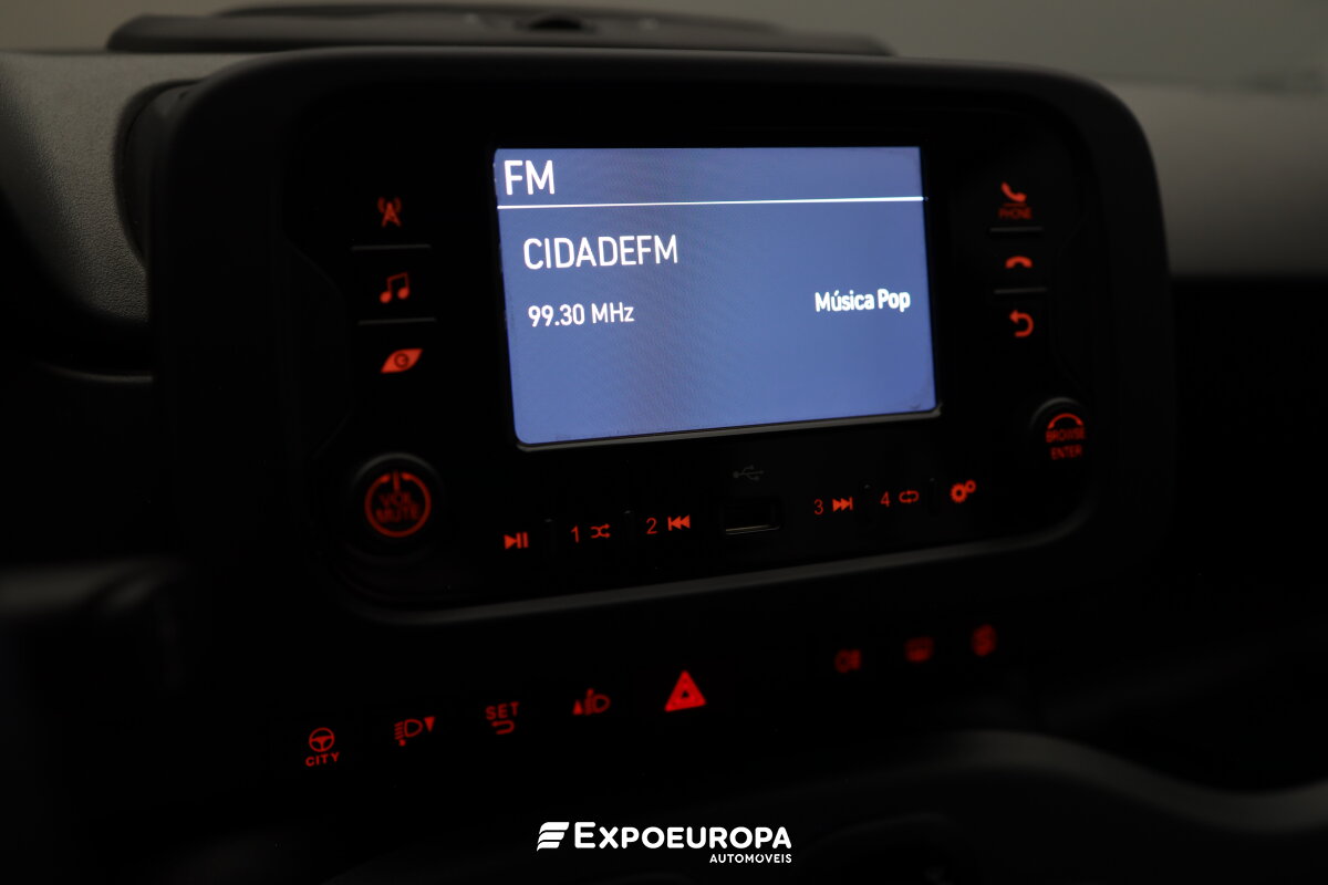 fiat-panda-2023-hibrido-a-gasolina-999cc