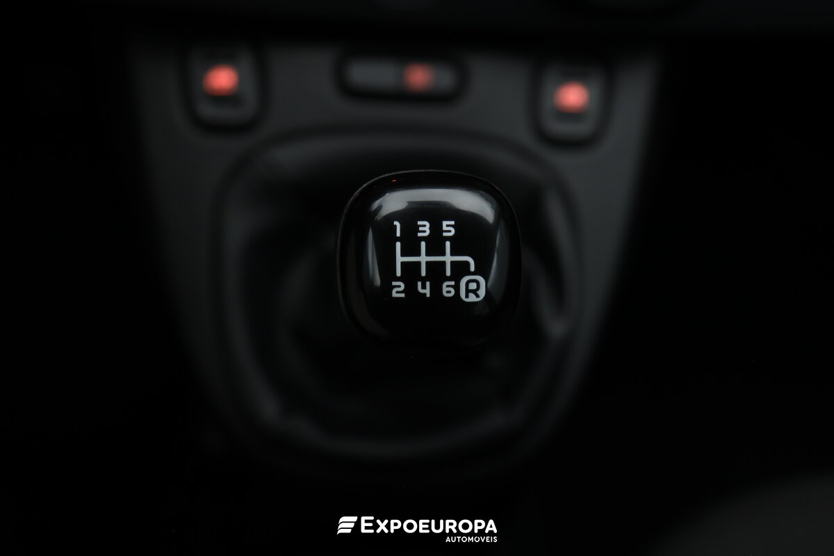 fiat-panda-2023-hibrido-a-gasolina-999cc