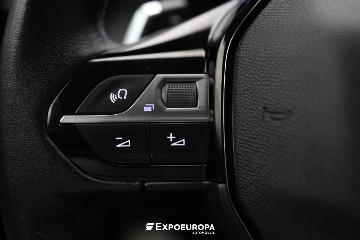 peugeot-208-2025-hibrido-a-gasolina-1199cc
