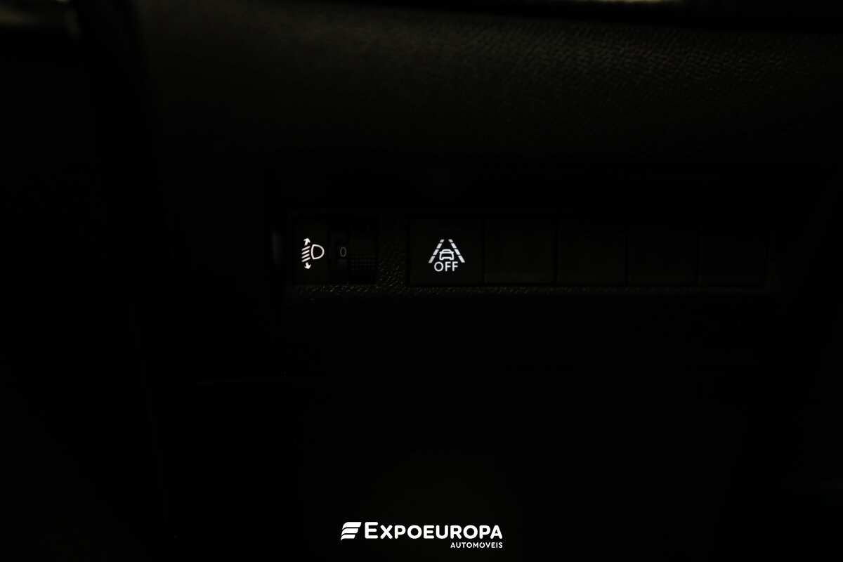 peugeot-208-2025-hibrido-a-gasolina-1199cc