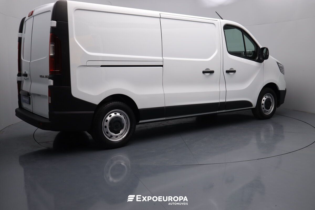 renault-trafic-2023-diesel-1997cc