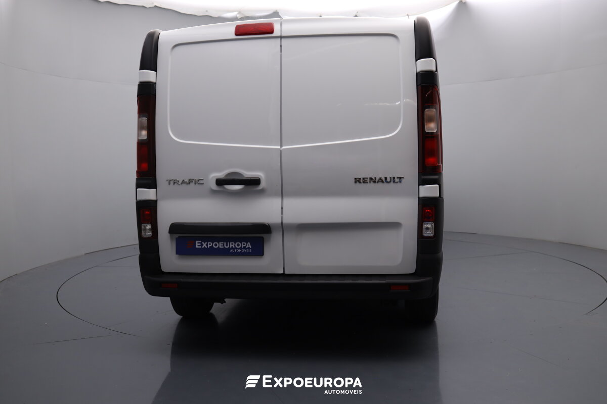 renault-trafic-2023-diesel-1997cc