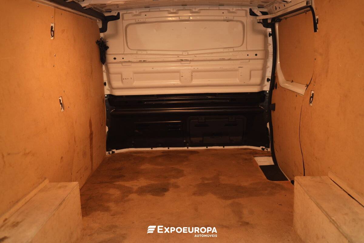 renault-trafic-2023-diesel-1997cc