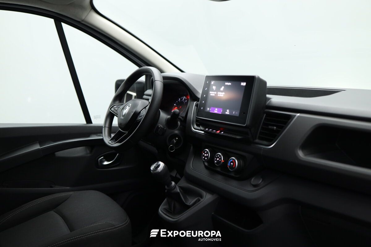 renault-trafic-2023-diesel-1997cc