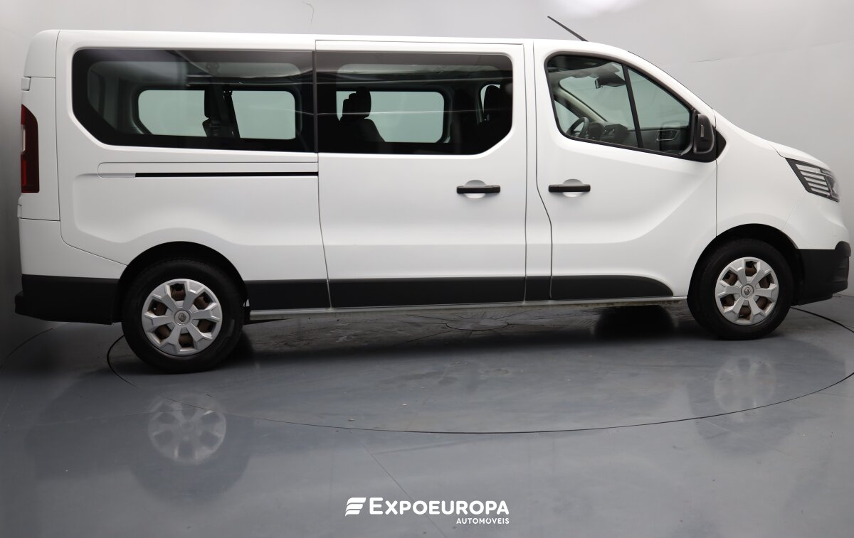 renault-trafic-2023-diesel-1997cc